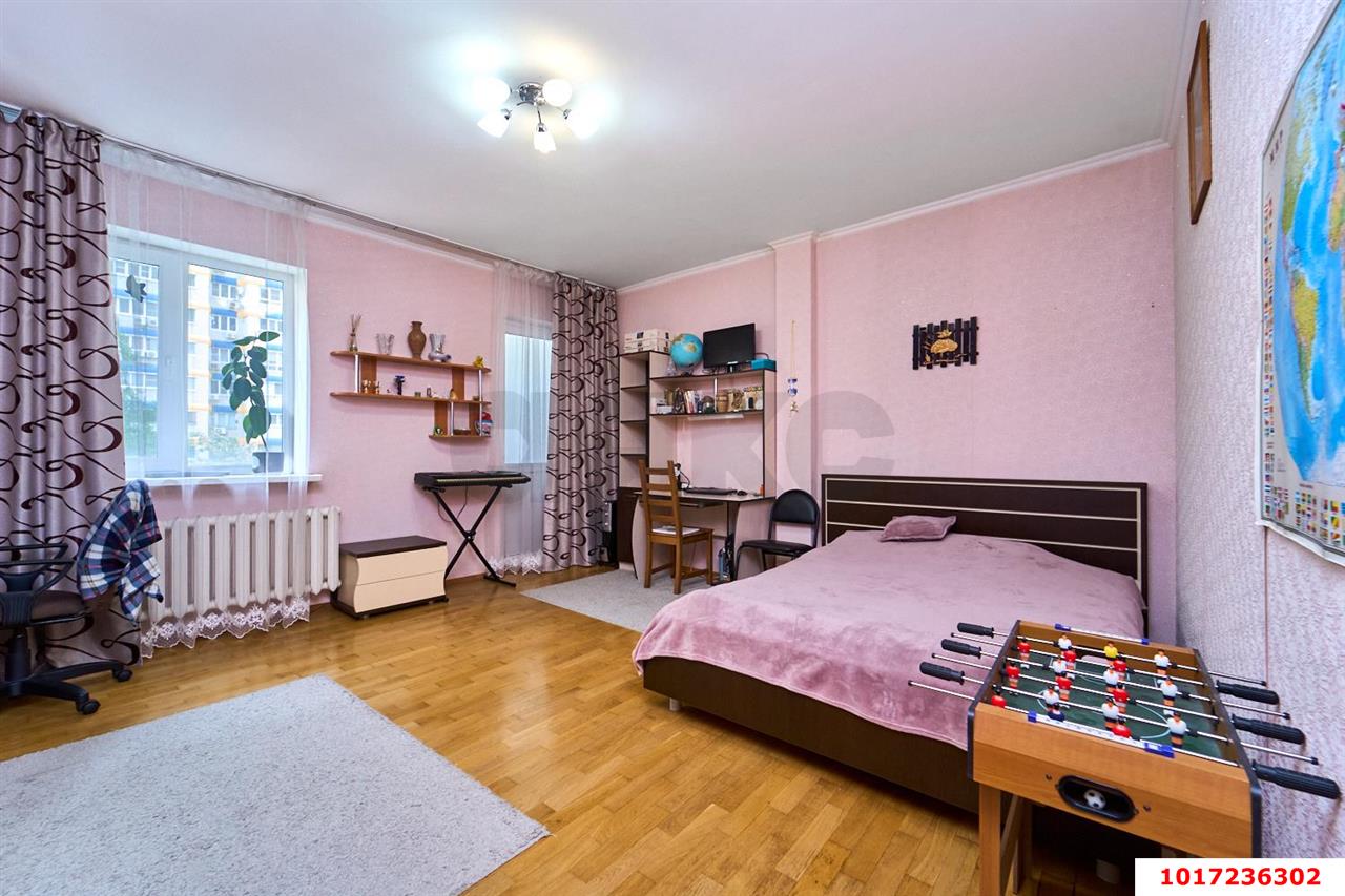 Фото №1: 2-комнатная квартира 96 м² - Краснодар, Западный внутригородской округ, мкр. Юбилейный, пр-кт Чекистов, 42