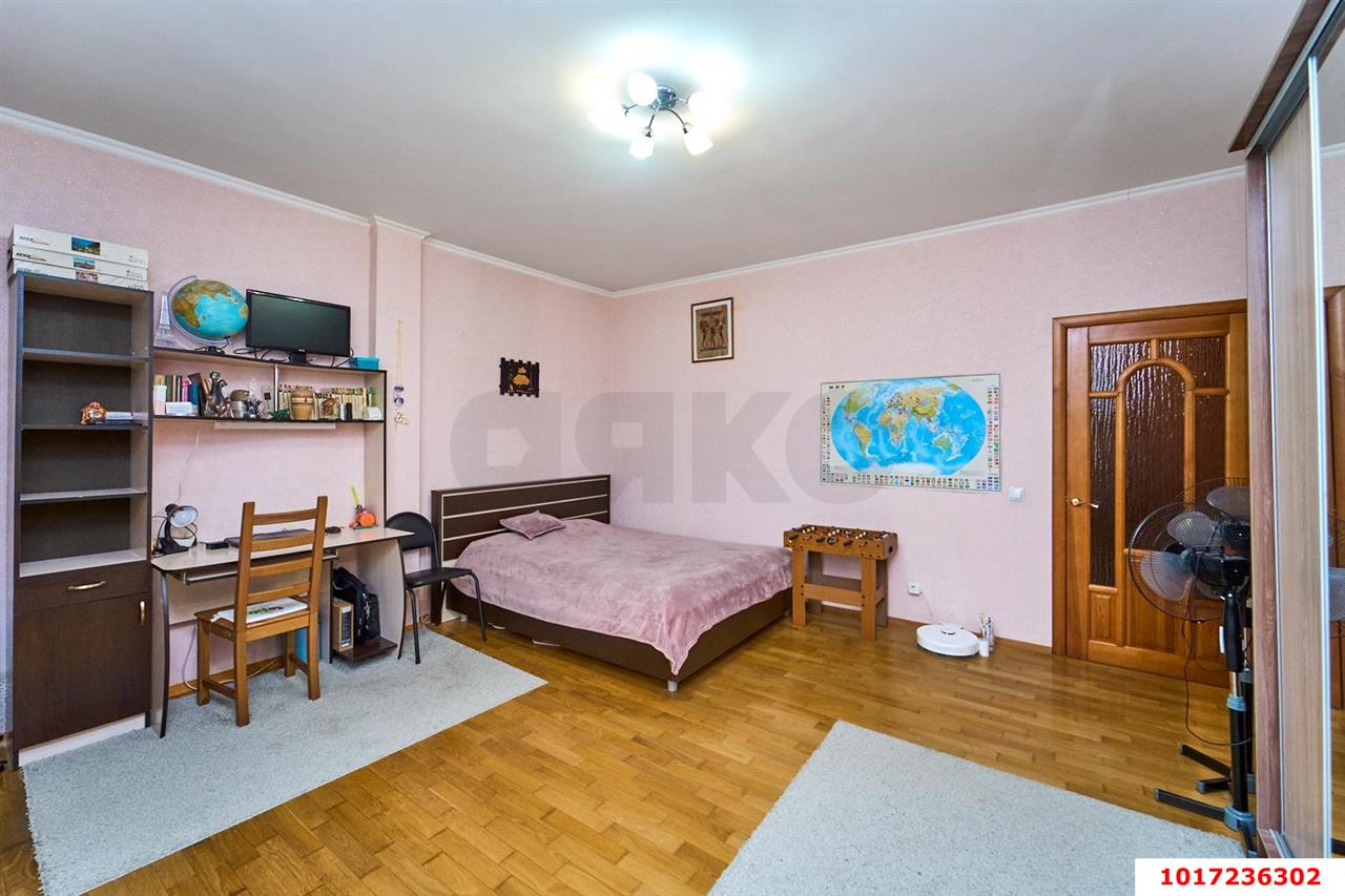 Фото №2: 2-комнатная квартира 96 м² - Краснодар, Западный внутригородской округ, мкр. Юбилейный, пр-кт Чекистов, 42