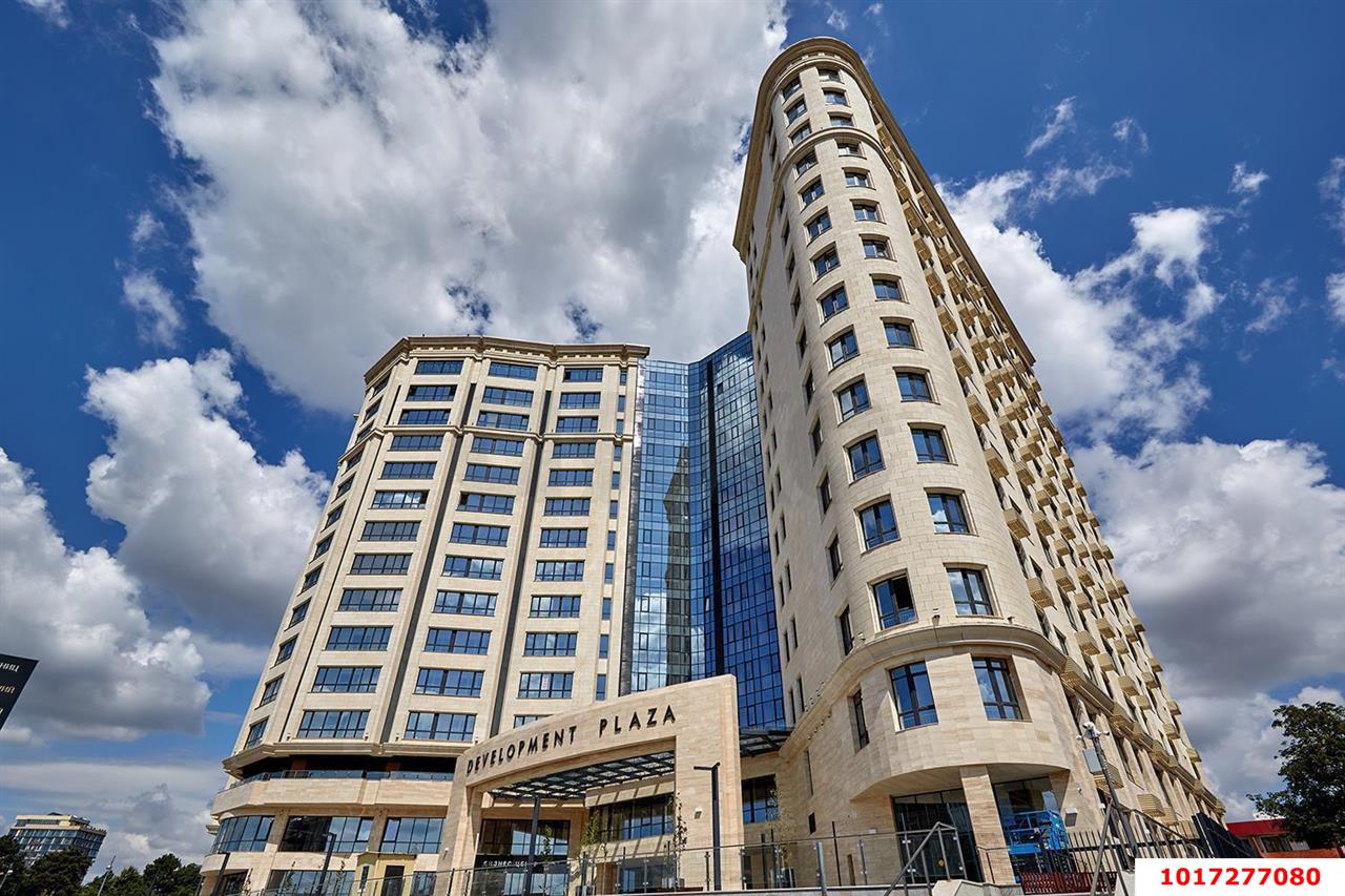 Фото №1: 3-комнатная квартира 109 м² - Краснодар, Прикубанский внутригородской округ, Завод Измерительных Приборов, мкр. ЖК Девелопмент Плаза, ул. имени 40-летия Победы, 33Г