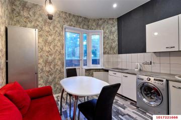 Фото №1: 1-комнатная квартира <span class="whitespace-nowrap">40 м²</span>, <span class="whitespace-nowrap">1/16 эт.</span> - Краснодар, мкр. имени Петра Метальникова, ул. Тополиная, 48