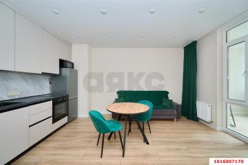 Фото №1: 1-комнатная квартира <span class="whitespace-nowrap">40 м²</span>, <span class="whitespace-nowrap">4/24 эт.</span> - Краснодар, мкр. Любимово, 18