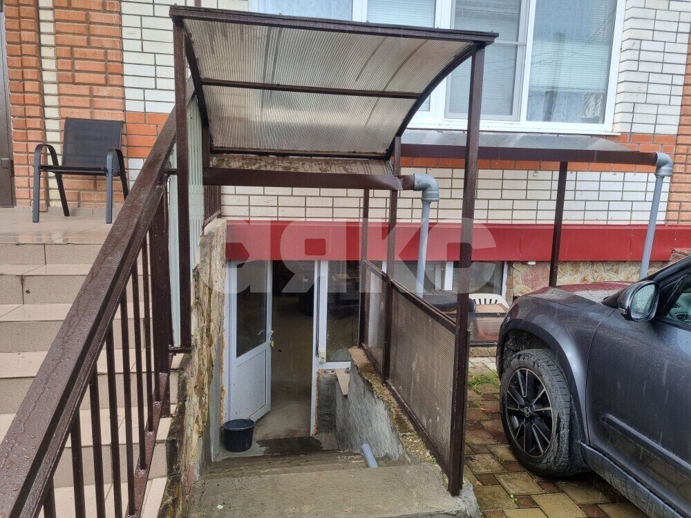 Фото №1: Коммерция 136 м² - Горячий Ключ, мкр. Старый Рынок, ул. Лермонтова, 77