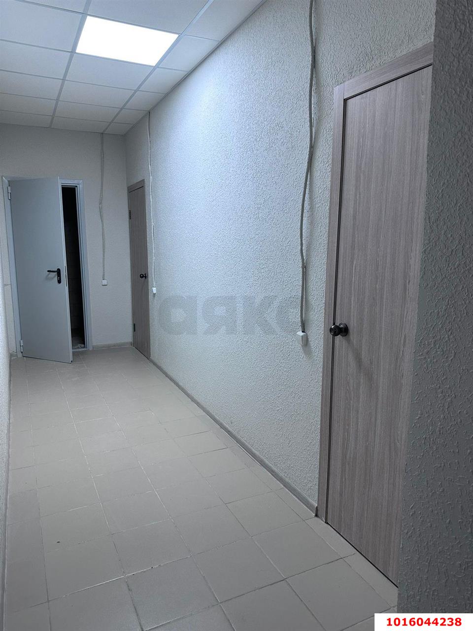 Фото №6: Торговое помещение 36 м² - Краснодар, Прикубанский внутригородской округ, ЖК Лучший, мкр. имени Петра Метальникова, ул. Петра Метальникова, 38
