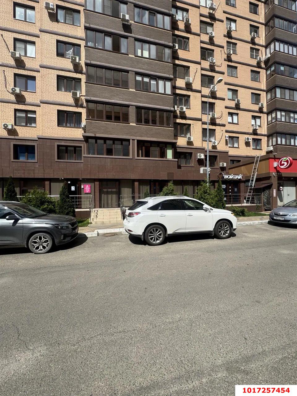Фото №14: Офисное помещение 143 м² - Краснодар, Западный внутригородской округ, ЖК Октябрьский, мкр. Центральный, ул. Октябрьская, 181/2