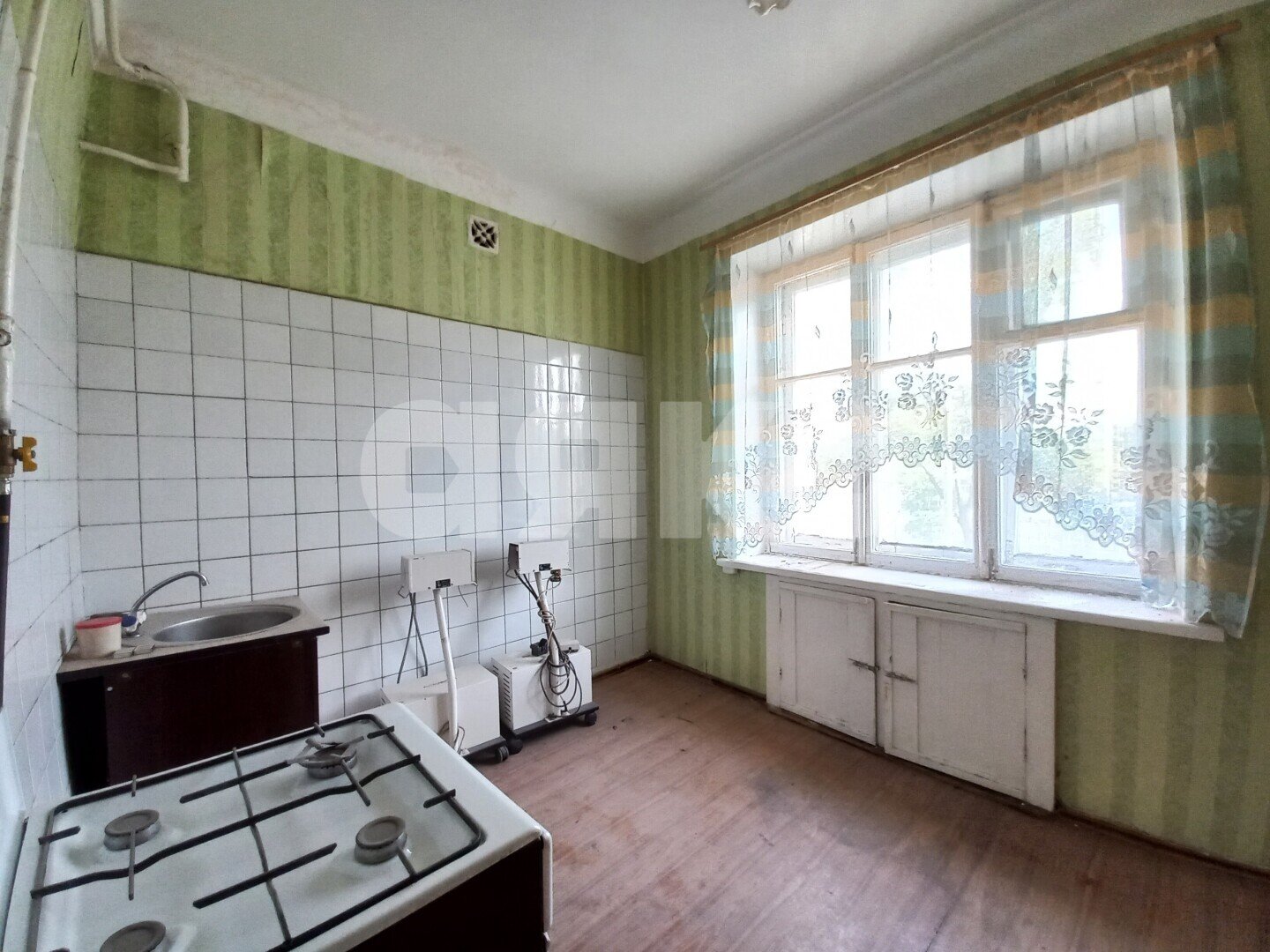 Фото №11: 1-комнатная квартира <span class="whitespace-nowrap">38 м²</span>, <span class="whitespace-nowrap">2/5 эт.</span> - Волгоград, р. Краснооктябрьский, пр-кт Металлургов, 28