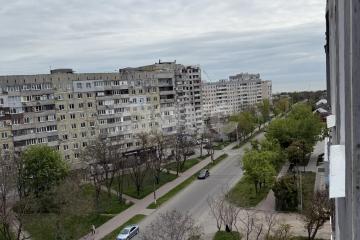 Фото №1: 2-комнатная квартира 46 м² - Мариуполь, мкр. Азовский, пр-кт Ленинградский, 100