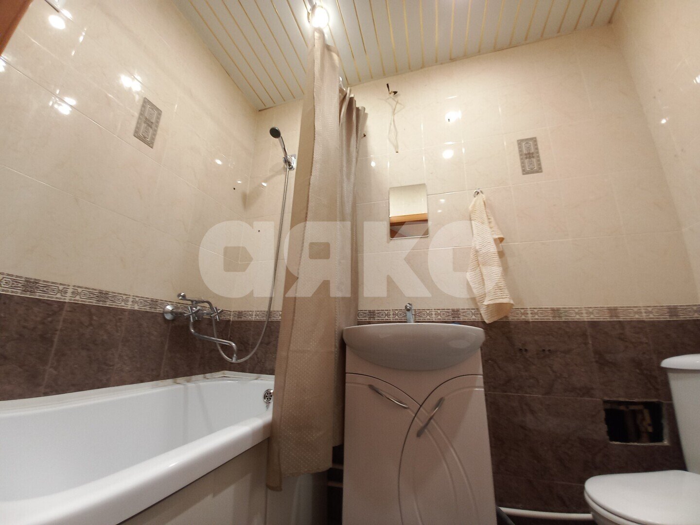 Фото №12: 1-комнатная квартира <span class="whitespace-nowrap">34 м²</span>, <span class="whitespace-nowrap">3/9 эт.</span> - Волгоград, р. Краснооктябрьский, ул. Маршала Ерёменко, 110