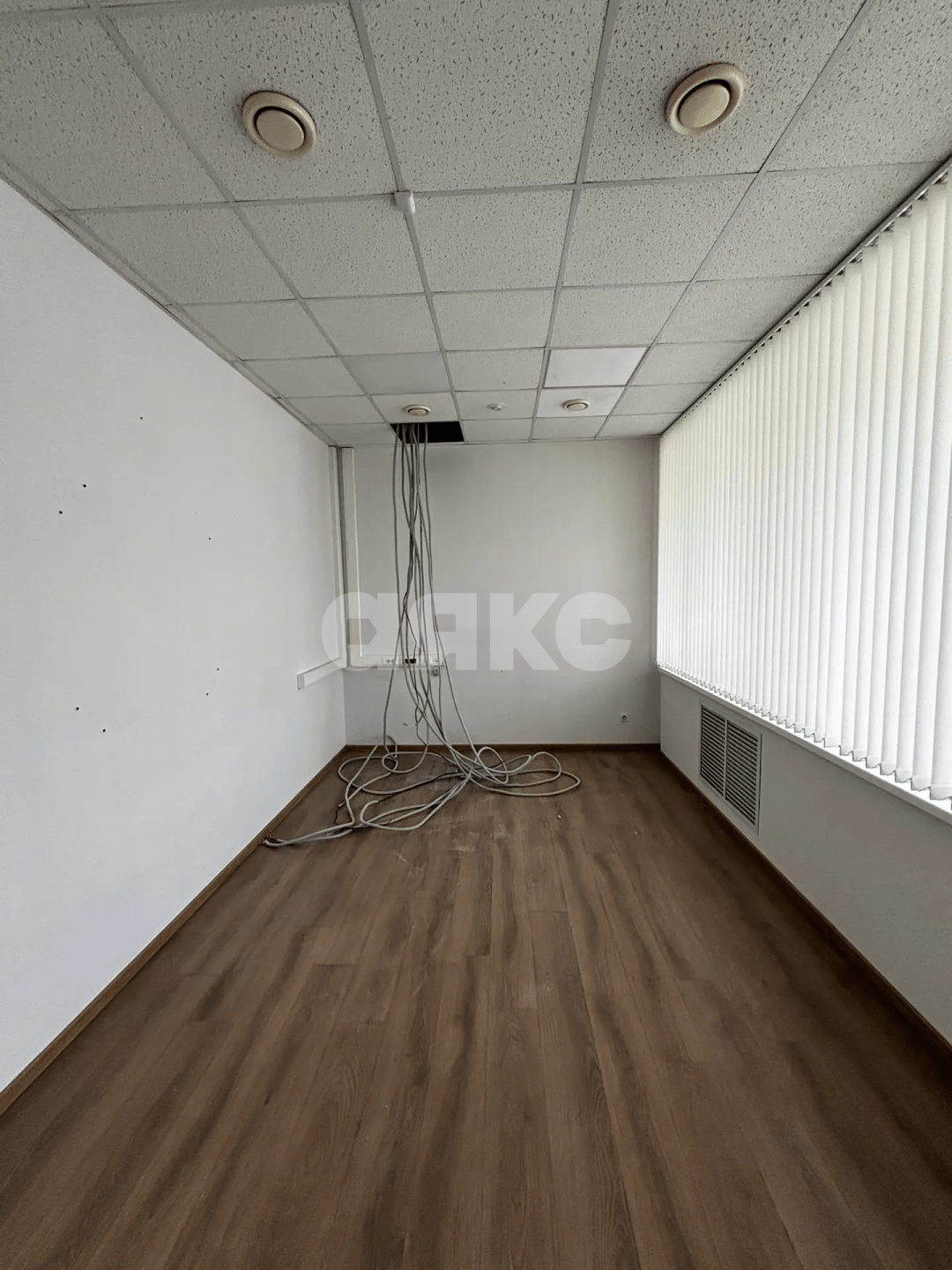 Фото №4: Коммерция <span class="whitespace-nowrap">236 м²</span>, <span class="whitespace-nowrap">1/11 эт.</span> - Волгоград, Красноармейский, мкр. 613-й, пр-кт Героев Сталинграда, 40