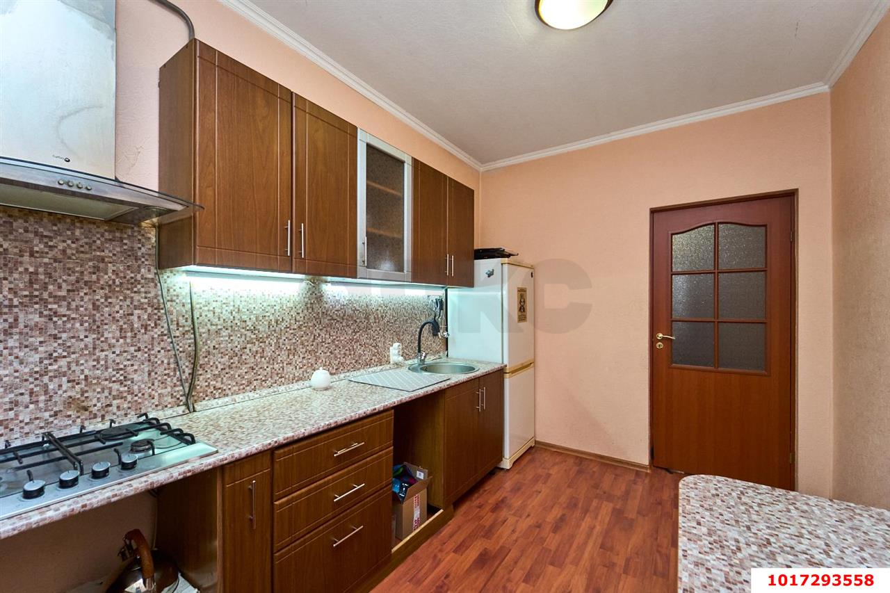 Фото №6: 1-комнатная квартира <span class="whitespace-nowrap">36 м²</span>, <span class="whitespace-nowrap">1/3 эт.</span> - Краснодар, Карасунский внутригородской округ, мкр. Камвольно-суконный Комбинат, ул. Просторная, 84