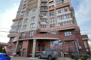 Фото №1: Офисное помещение 91 м² - Краснодар, мкр. Центральный, ул. Красноармейская, 100