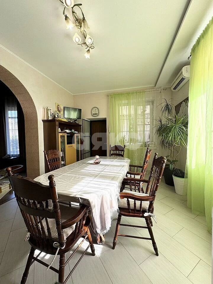 Фото №6: Дом <span class="whitespace-nowrap">247 м²</span> <span class="whitespace-nowrap">+ 6 сот.</span>, <span class="whitespace-nowrap">2 эт.</span> - Ростов-на-Дону, Первомайский, ст Восток, ул. Витаминная, 19