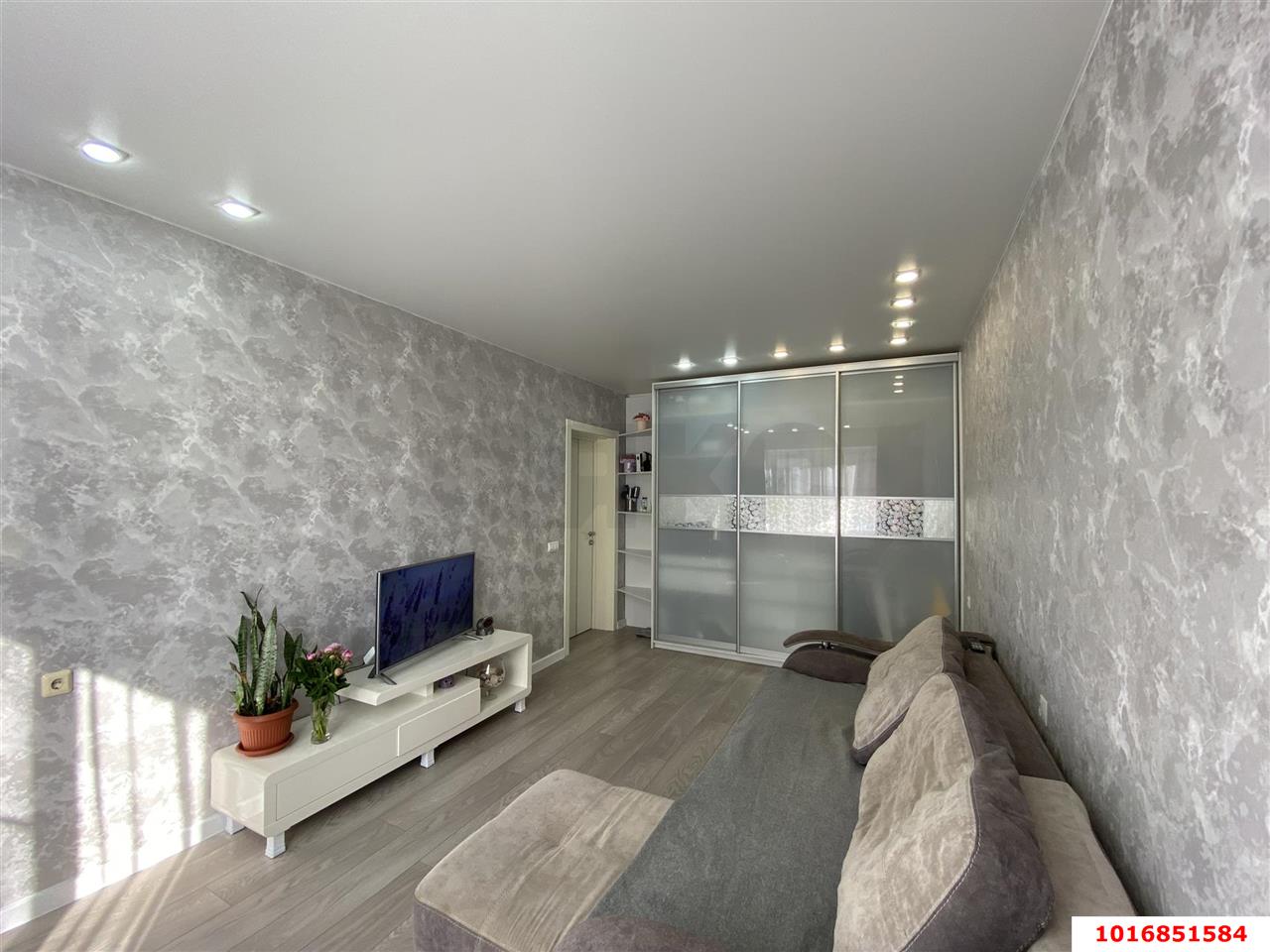 Фото №6: 1-комнатная квартира <span class="whitespace-nowrap">38 м²</span>, <span class="whitespace-nowrap">5/16 эт.</span> - Краснодар, Карасунский внутригородской округ, мкр. Гидростроителей, ул. Парусная, 20/1