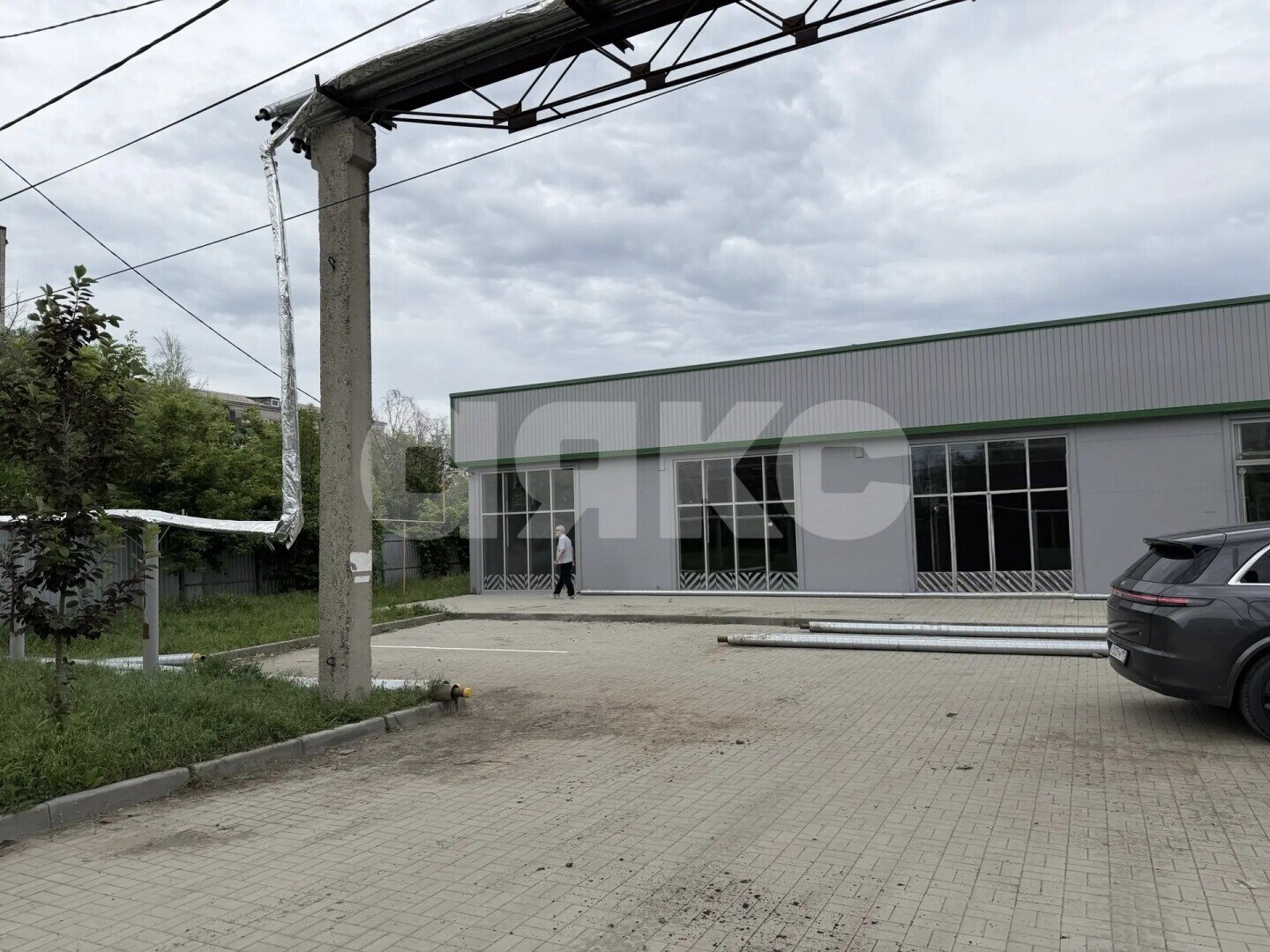 Фото №3: Коммерция <span class="whitespace-nowrap">488 м²</span>, <span class="whitespace-nowrap">1/1 эт.</span> - Парковый, ул. Юности, 3