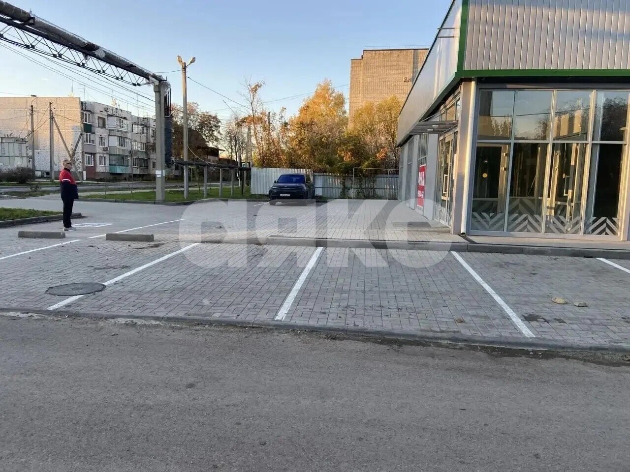 Фото №4: Коммерция <span class="whitespace-nowrap">488 м²</span>, <span class="whitespace-nowrap">1/1 эт.</span> - Парковый, ул. Юности, 3