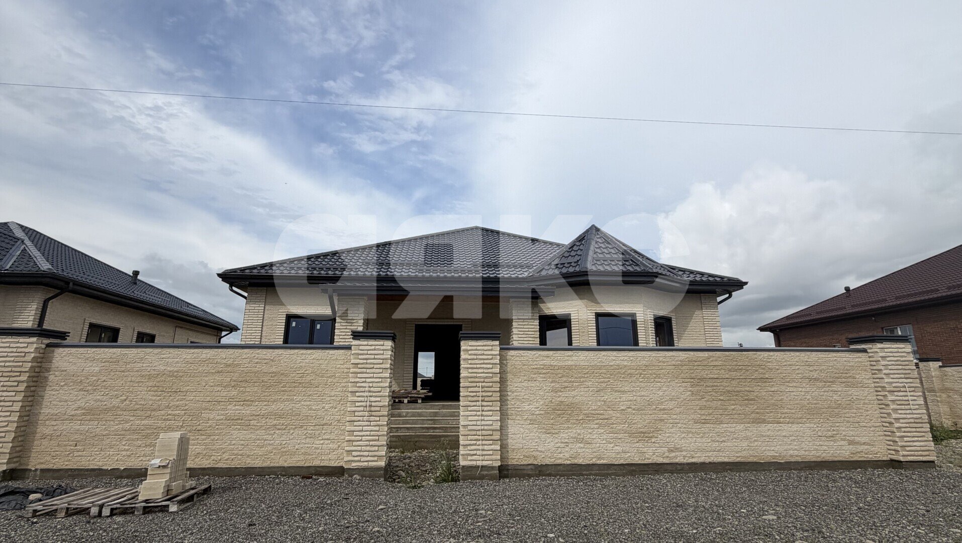 Фото №1: Дом 200 м² + 6.6 сот. - Гавердовский, пер. Клубный, 1В