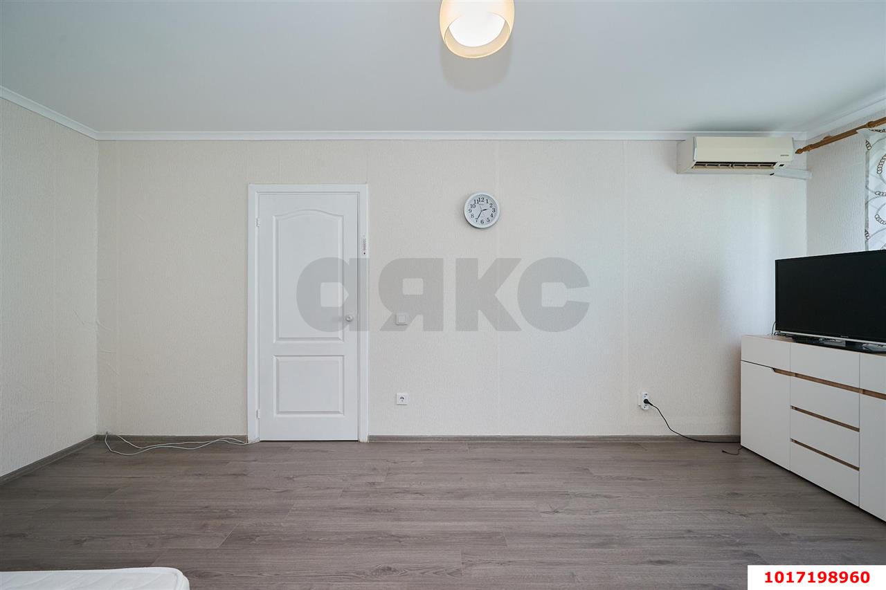 Фото №3: 1-комнатная квартира <span class="whitespace-nowrap">37 м²</span>, <span class="whitespace-nowrap">4/16 эт.</span> - Краснодар, Прикубанский внутригородской округ, мкр. Восточно-Кругликовский, ул. Героя А.А. Аверкиева, 16