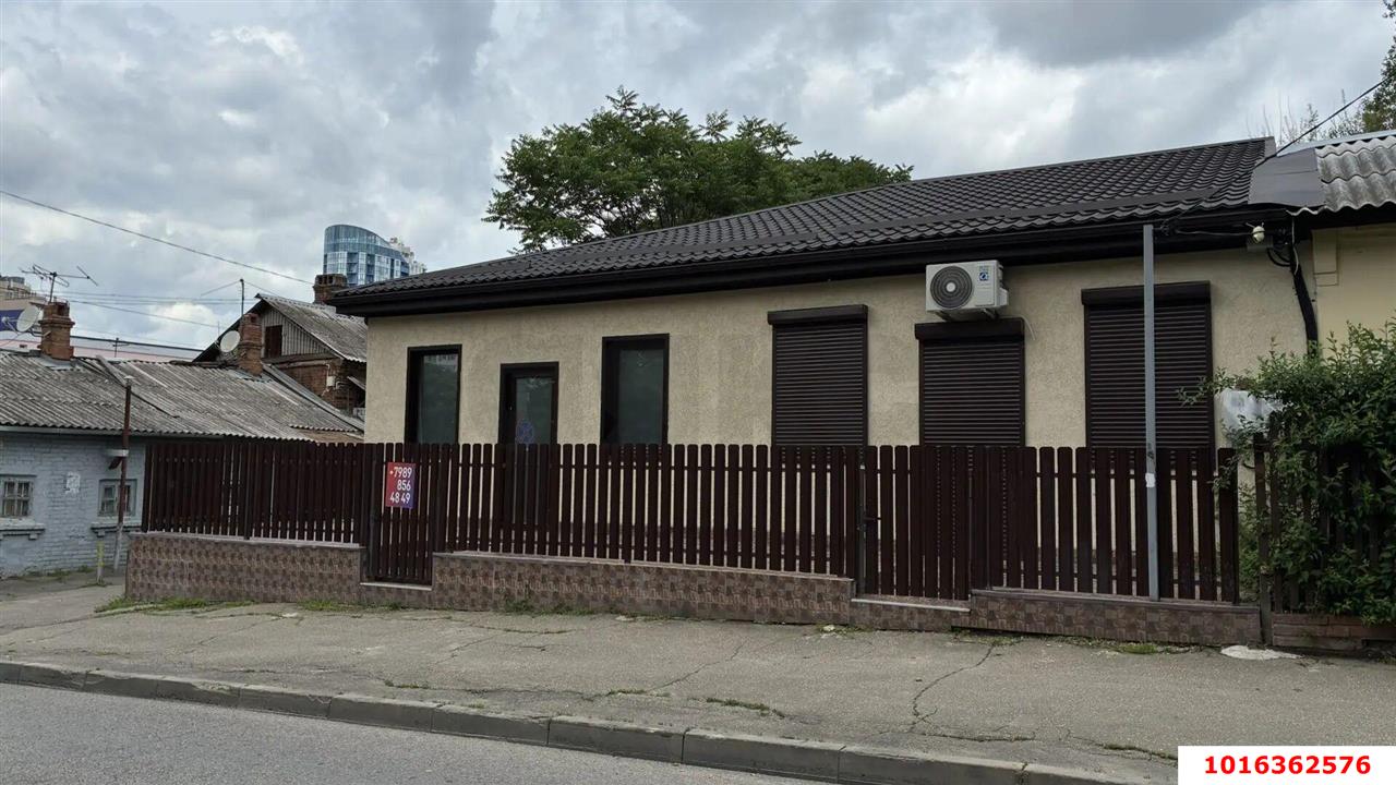 Фото №2: Торговое помещение <span class="whitespace-nowrap">73 м²</span>, <span class="whitespace-nowrap">1/1 эт.</span> - Краснодар, Западный внутригородской округ, мкр. Центральный, ул. Орджоникидзе, 7