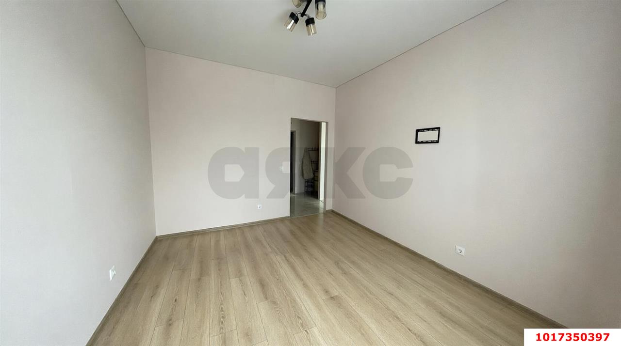 Фото №3: 1-комнатная квартира <span class="whitespace-nowrap">36 м²</span>, <span class="whitespace-nowrap">6/9 эт.</span> - Краснодар, Прикубанский внутригородской округ, мкр. жилой комплекс Облака, ул. имени Генерала Корнилова, 10