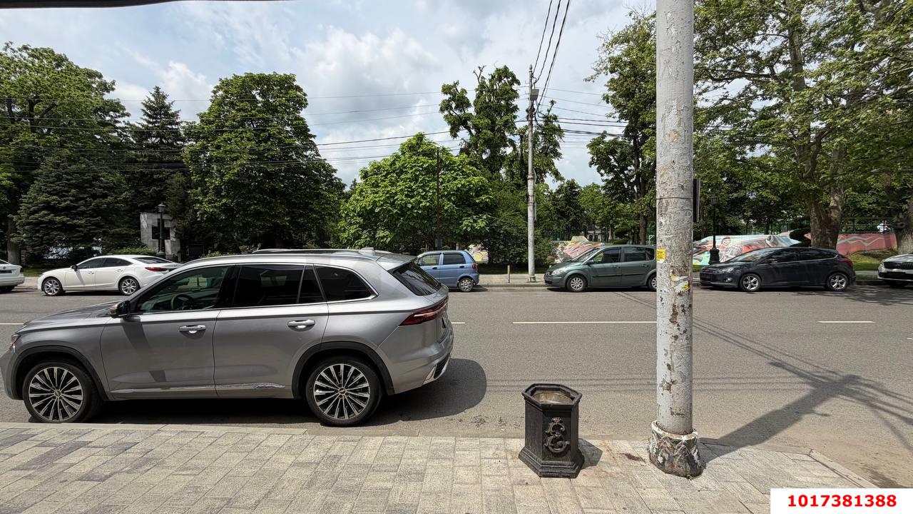 Фото №6: Торговое помещение <span class="whitespace-nowrap">40 м²</span>, <span class="whitespace-nowrap">1/1 эт.</span> - Краснодар, Западный внутригородской округ, мкр. Центральный, ул. Рашпилевская, 28