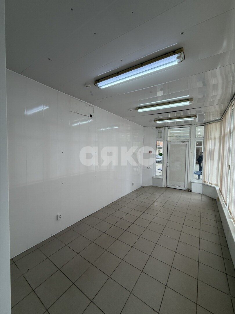 Фото №7: Коммерция 30 м² - Армавир, мкр. Электротехнический, ул. Шмидта, 4/2