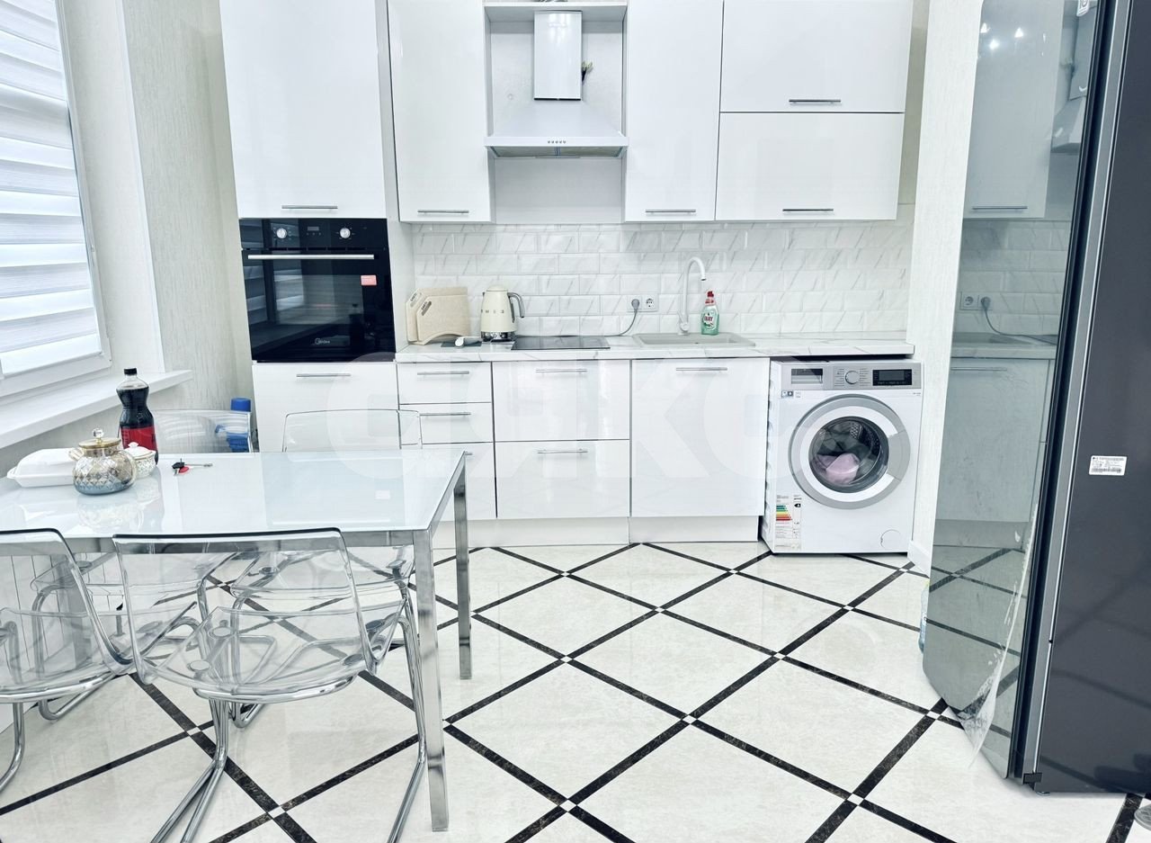 Фото №2: 2-комнатная квартира <span class="whitespace-nowrap">54 м²</span>, <span class="whitespace-nowrap">13/17 эт.</span> - Ростов-на-Дону, р. Кировский, ул. Максима Горького, 242