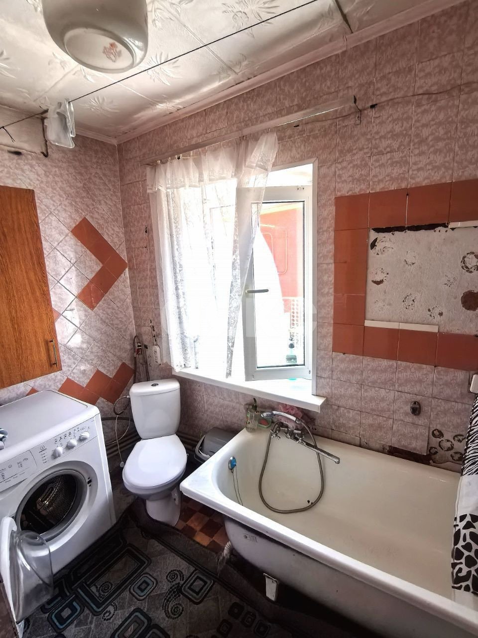 Фото №3: Дом 89 м² + 5 сот. - Мариуполь, р. Жовтневый, ул. Административная площадь