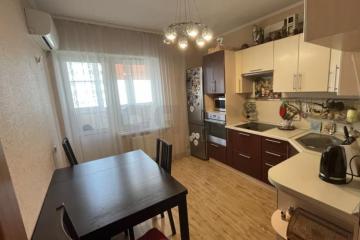 Фото №1: 2-комнатная квартира <span class="whitespace-nowrap">53 м²</span>, <span class="whitespace-nowrap">11/14 эт.</span> - Краснодар, мкр. Московский, ул. имени Николая Семеновича Котлярова, 22