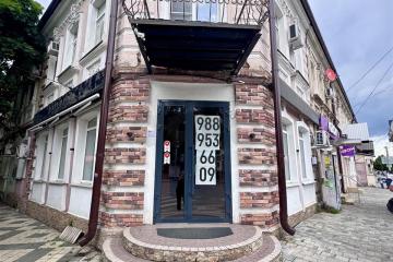 Фото №1: Торговое помещение 100 м² - Краснодар, мкр. Центральный, ул. Рашпилевская, 75