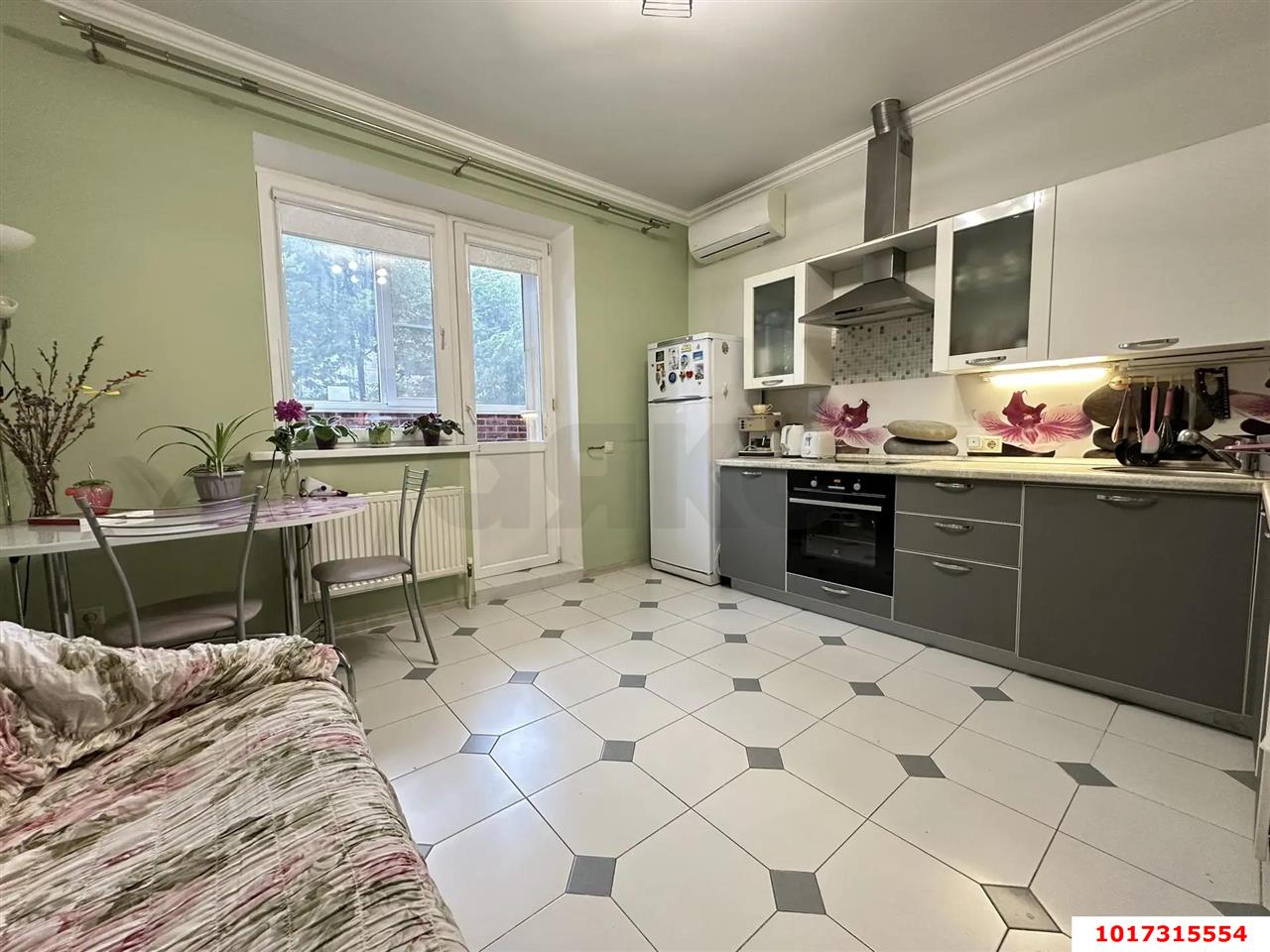 Фото №1: 3-комнатная квартира 110 м² - Краснодар, Центральный внутригородской округ, мкр. Завод Измерительных Приборов, ул. Зиповская, 3/4