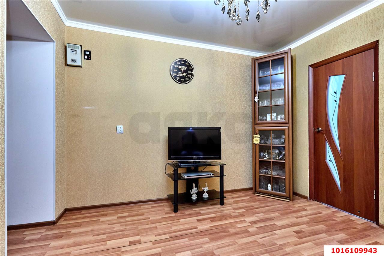 Фото №4: 2-комнатная квартира 46 м² - Краснодар, Центральный внутригородской округ, мкр. Центральный, ул. Коммунаров, 72