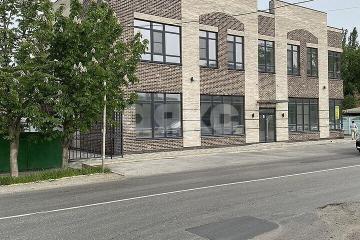 Фото №1: Коммерция <span class="whitespace-nowrap">100 м²</span>, <span class="whitespace-nowrap">1/2 эт.</span> - Батайск, ул. Луначарского, 163