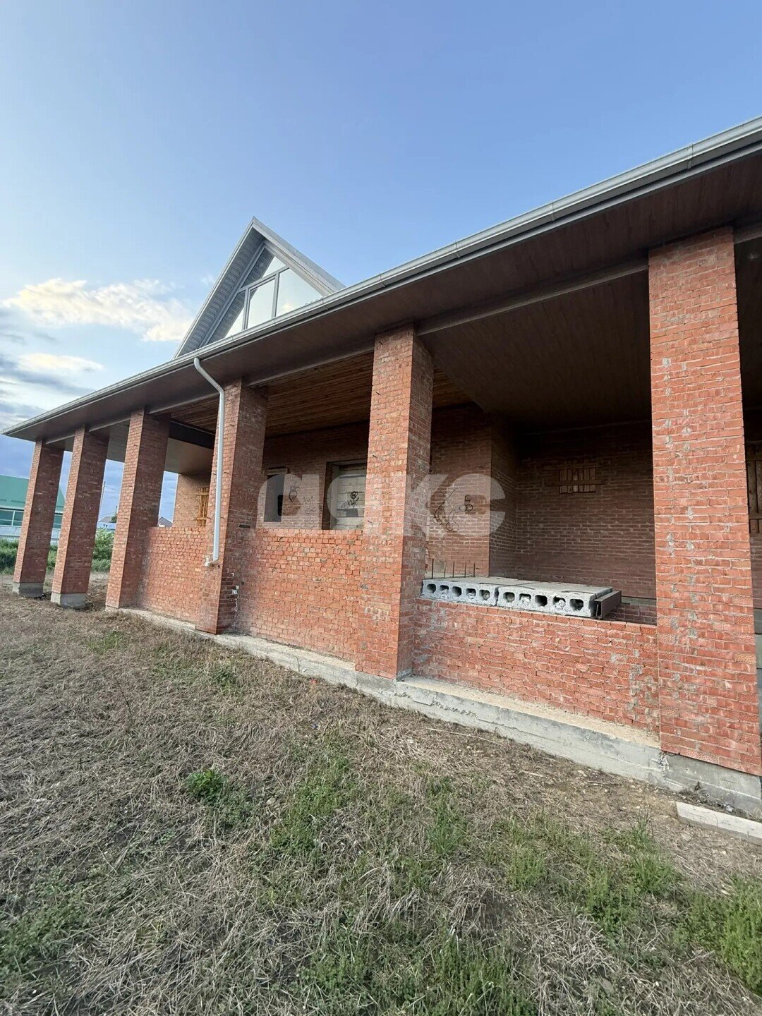 Фото №1: Дом 250 м² + 10 сот. - Заветный, ул. Лазурная