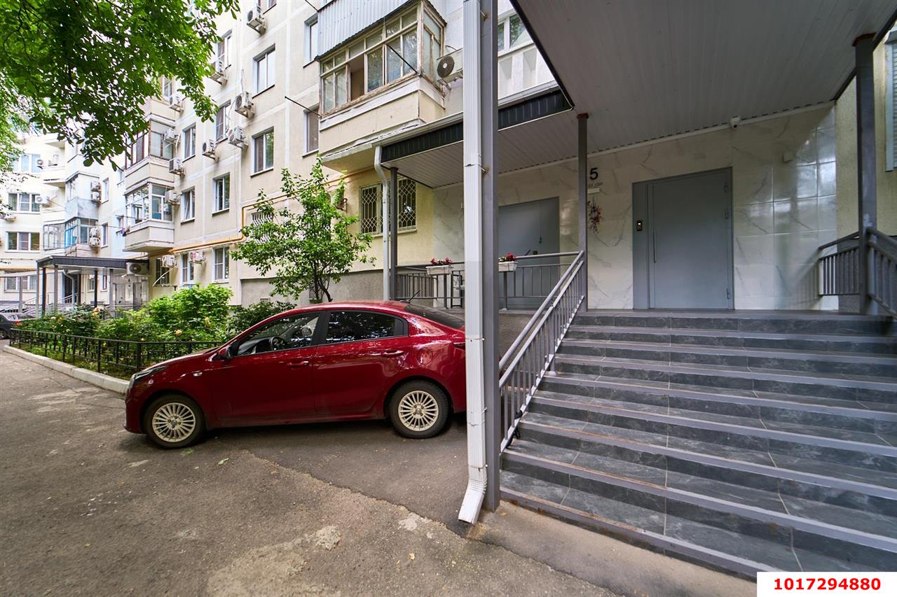 Фото №16: 3-комнатная квартира <span class="whitespace-nowrap">61 м²</span>, <span class="whitespace-nowrap">9/9 эт.</span> - Краснодар, Прикубанский внутригородской округ, мкр. Краевая Клиническая Больница, ул. имени 40-летия Победы, 63