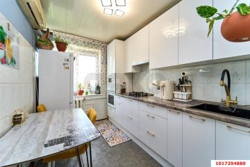 Фото №1: 3-комнатная квартира <span class="whitespace-nowrap">61 м²</span>, <span class="whitespace-nowrap">9/9 эт.</span> - Краснодар, мкр. Краевая Клиническая Больница, ул. имени 40-летия Победы, 63