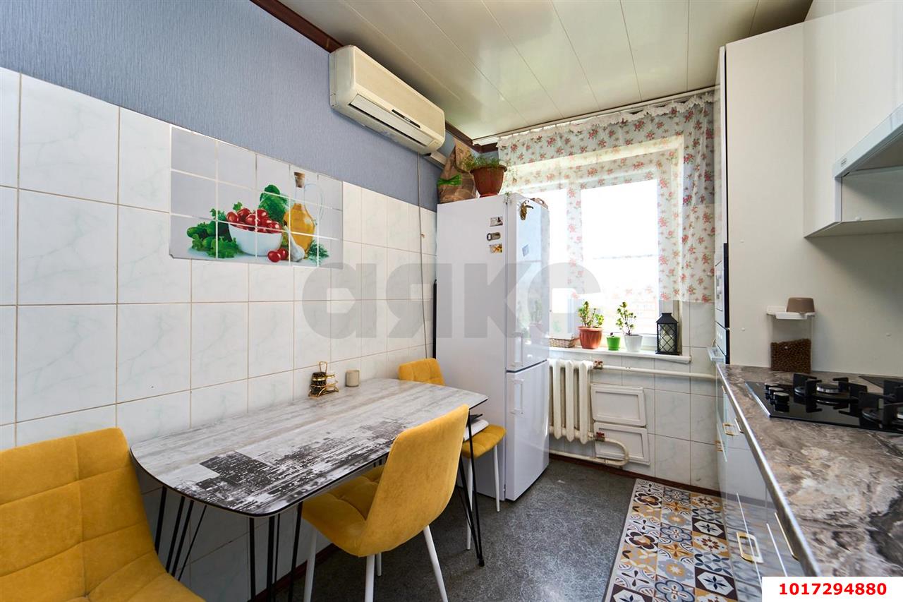 Фото №3: 3-комнатная квартира <span class="whitespace-nowrap">61 м²</span>, <span class="whitespace-nowrap">9/9 эт.</span> - Краснодар, Прикубанский внутригородской округ, мкр. Краевая Клиническая Больница, ул. имени 40-летия Победы, 63