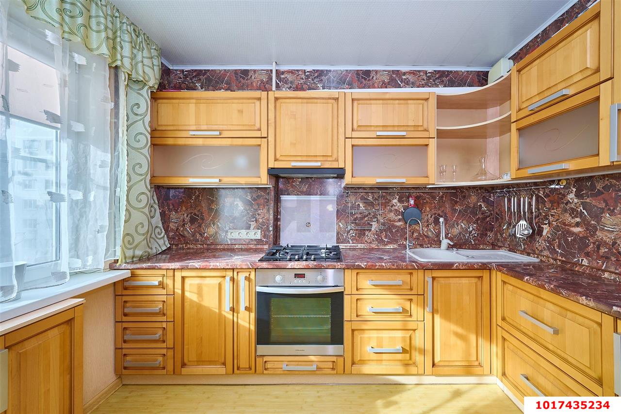Фото №2: 2-комнатная квартира 52 м² - Краснодар, Центральный внутригородской округ, мкр. Центральный, ул. Промышленная, 21/5
