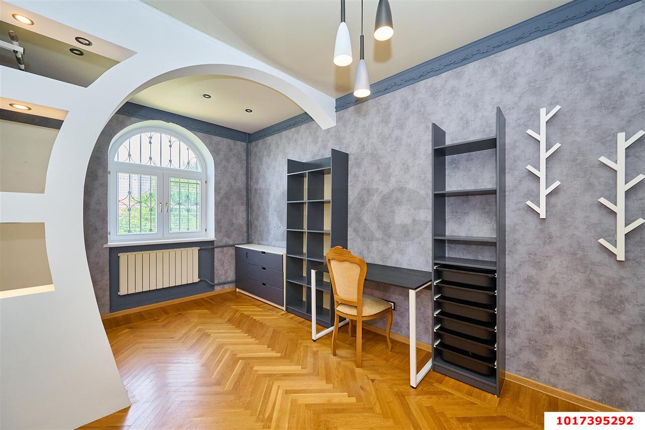 Фото №10: Дом <span class="whitespace-nowrap">170 м²</span> <span class="whitespace-nowrap">+ 4.19 сот.</span>, <span class="whitespace-nowrap">2 эт.</span> - Краснодар, Прикубанский внутригородской округ, Калинино, мкр. Завод Радиоизмерительных Приборов, б-р Интернациональный, 59