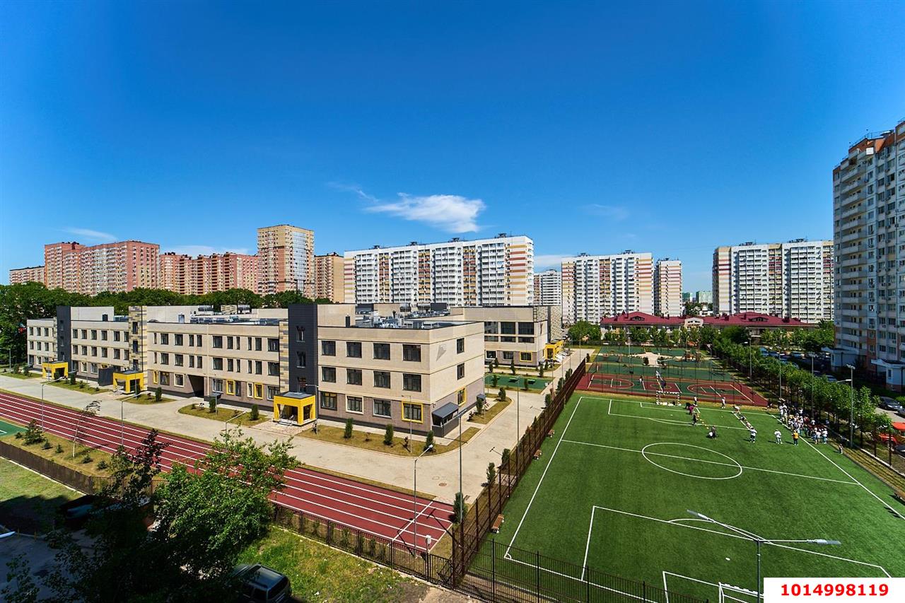 Фото №2: 2-комнатная квартира 71 м² - Краснодар, Прикубанский внутригородской округ, Восточно-Кругликовский, мкр. ЖК Возрождение, ул. имени 40-летия Победы, 133