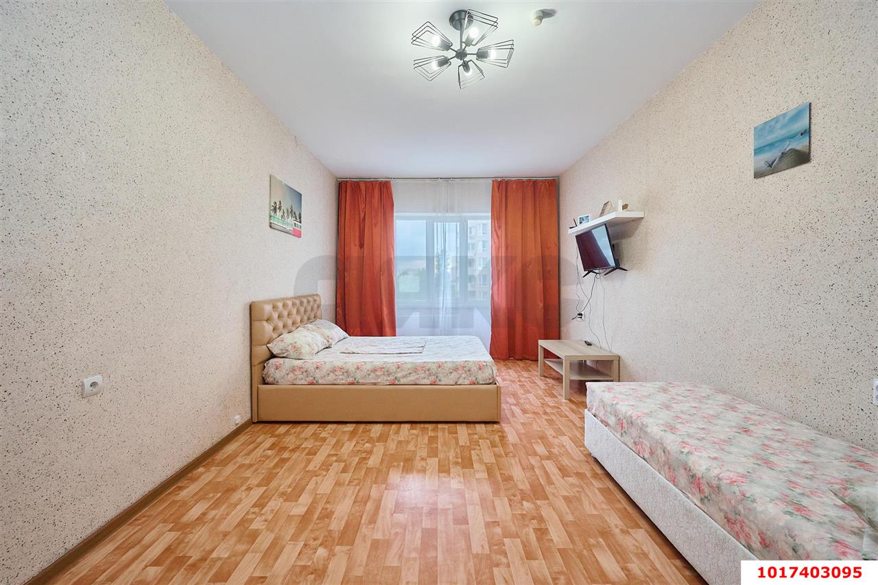 Фото №6: 2-комнатная квартира 72 м² - Краснодар, Прикубанский внутригородской округ, мкр. имени Маршала Жукова, ул. Александра Покрышкина, 4/5
