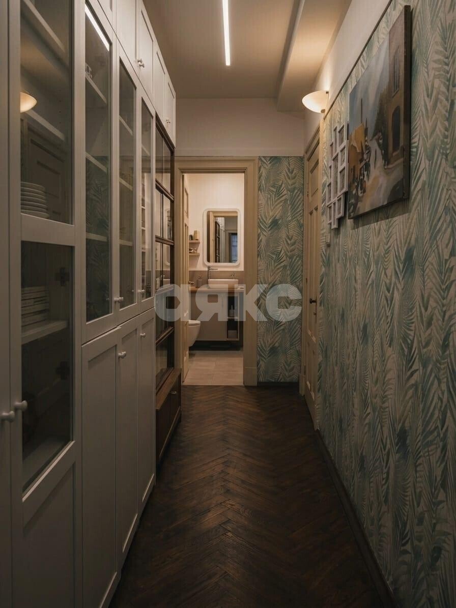 Фото №5: Комната <span class="whitespace-nowrap">123 м²</span>, <span class="whitespace-nowrap">5/6 эт.</span> - Москва, пер. Трёхпрудный, 11/13с1