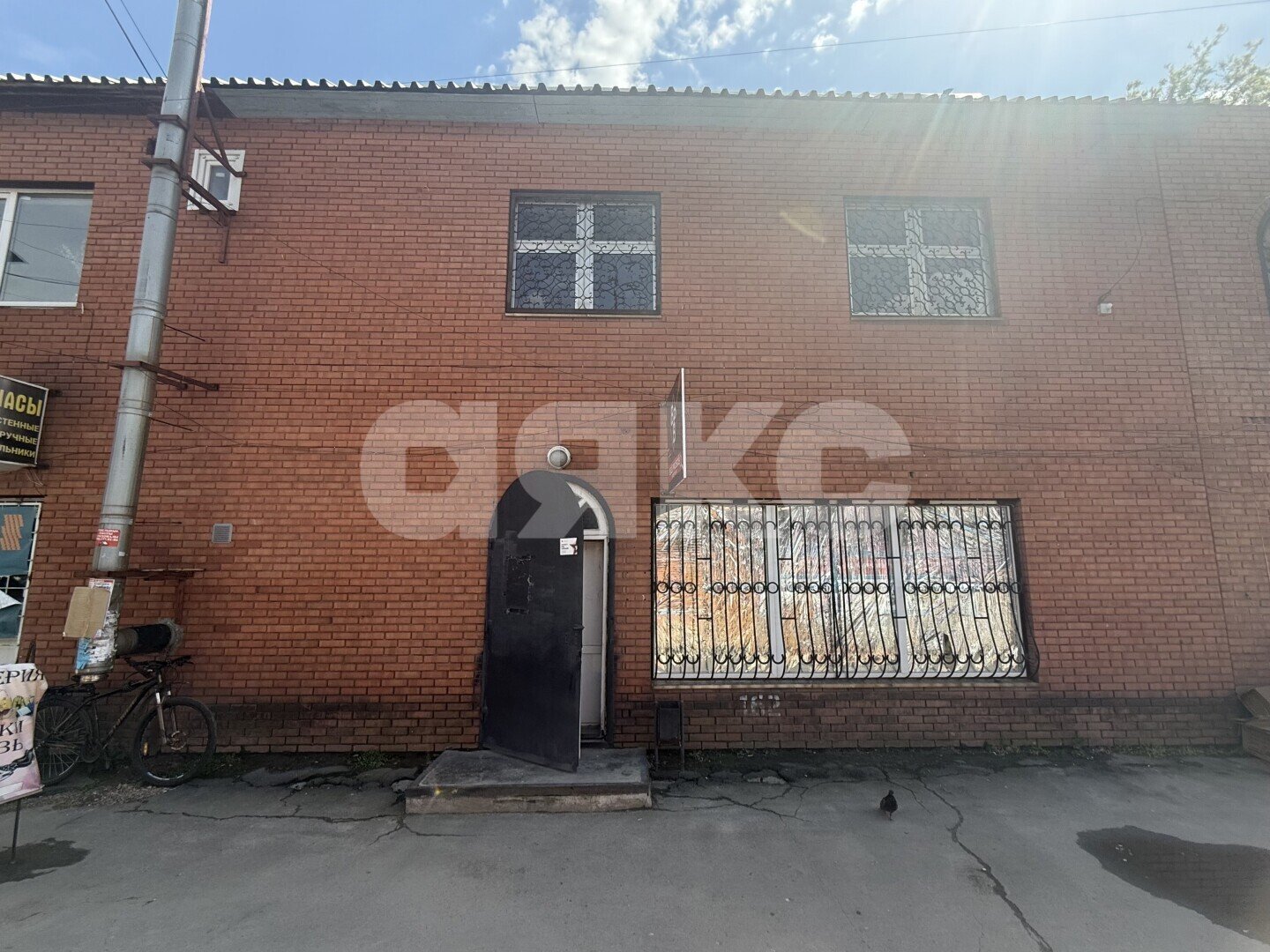 Фото №8: Коммерция 115 м² - Мариуполь, р. Жовтневый, ул. Административная площадь