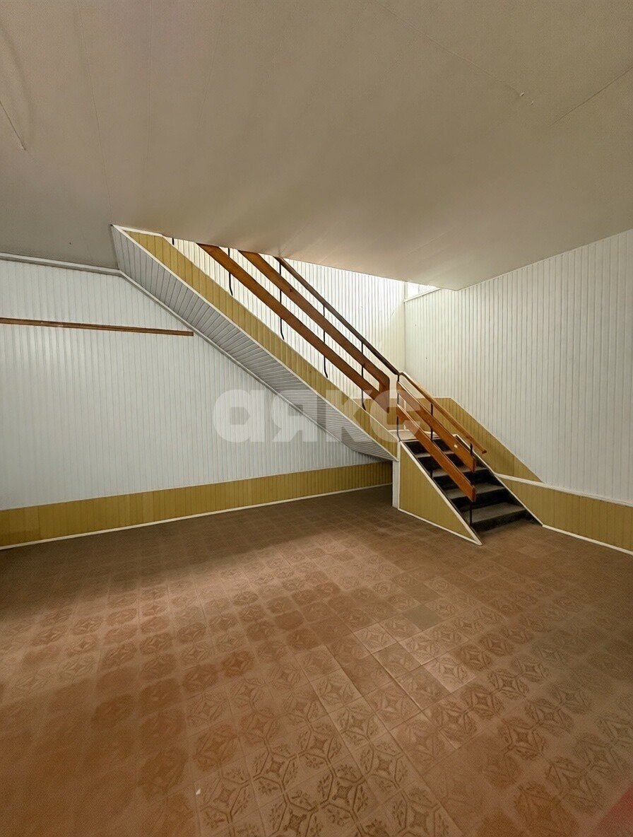 Фото №2: Коммерция 115 м² - Мариуполь, р. Жовтневый, ул. Административная площадь