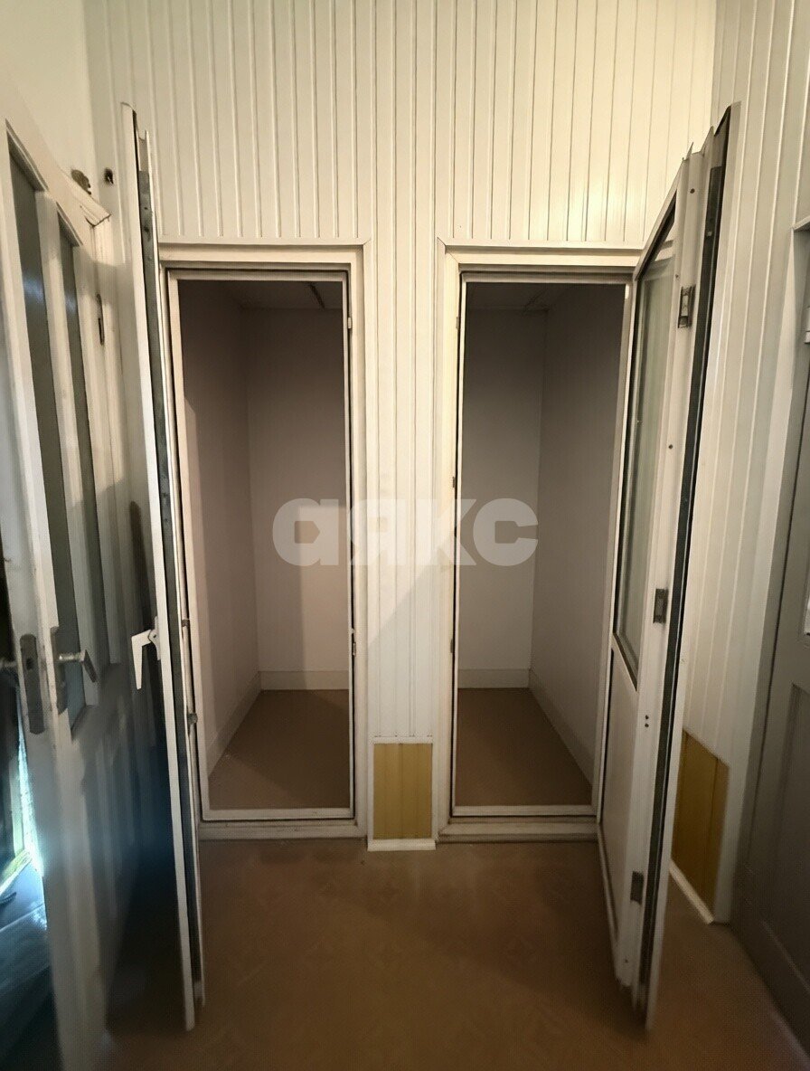 Фото №4: Коммерция 115 м² - Мариуполь, р. Жовтневый, ул. Административная площадь