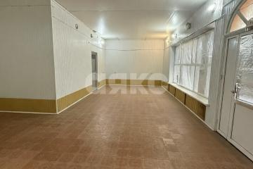 Фото №1: Коммерция 115 м² - Мариуполь, р. Жовтневый, ул. Административная площадь