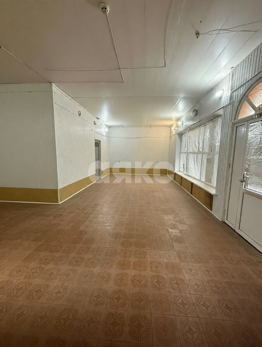 Фото №1: Коммерция 115 м² - Мариуполь, р. Жовтневый, ул. Административная площадь