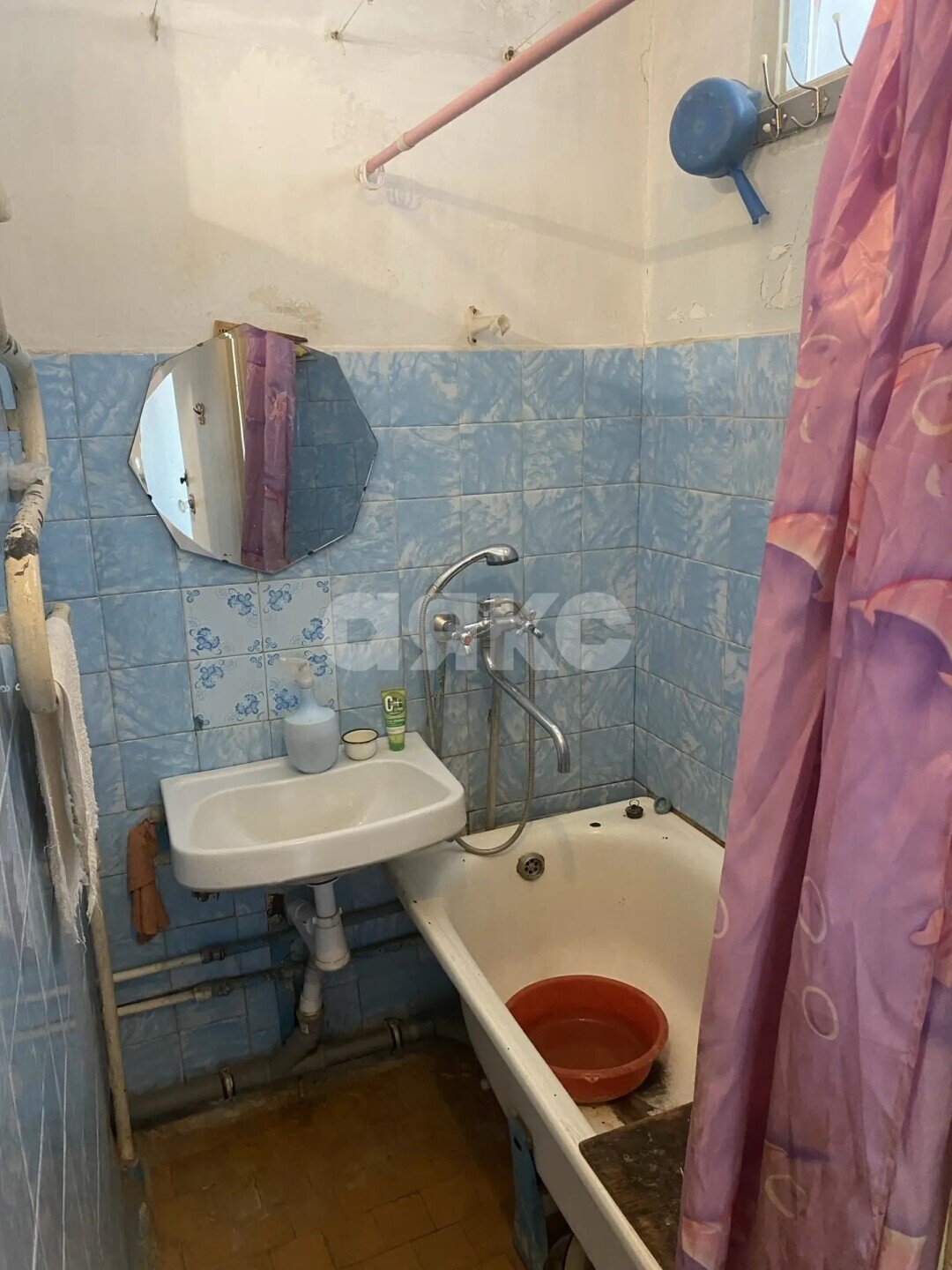 Фото №3: 3-комнатная квартира <span class="whitespace-nowrap">57 м²</span>, <span class="whitespace-nowrap">3/9 эт.</span> - Волгоград, Тракторозаводский, Спартановка, мкр. 411-й, ул. Академика Богомольца, 1