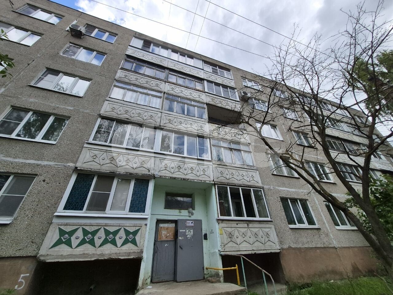 Фото №1: 2-комнатная квартира 54 м² - Воскресенск, мкр. Лопатинский, ул. Комсомольская, 15