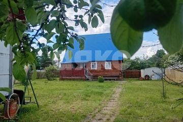 Фото №1: Дача <span class="whitespace-nowrap">77 м²</span> <span class="whitespace-nowrap">+ 10 сот.</span>, <span class="whitespace-nowrap">2 эт.</span> - СНТ Росинка, ул. Земляничная