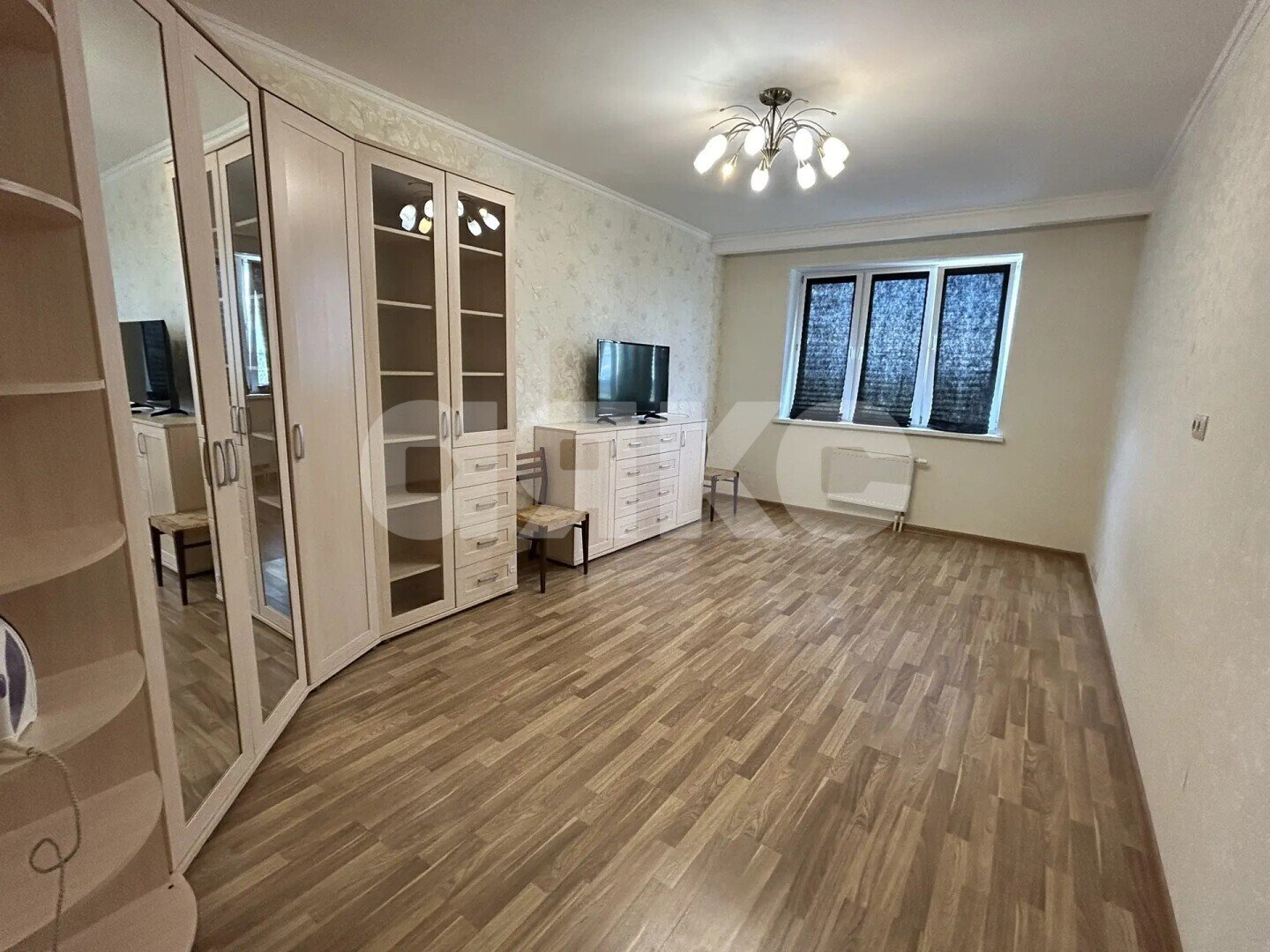 Фото №2: 1-комнатная квартира <span class="whitespace-nowrap">42 м²</span>, <span class="whitespace-nowrap">14/17 эт.</span> - Раменское, Залинейный, мкр. Солнечный, ул. Лучистая, 5
