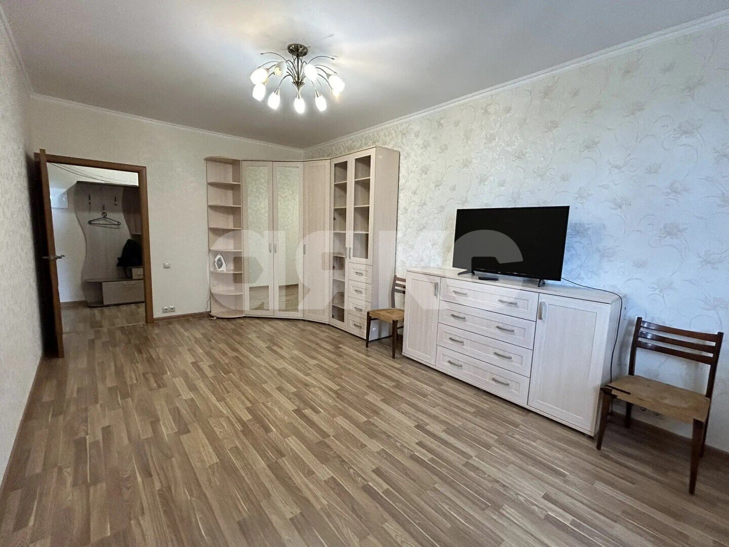 Фото №1: 1-комнатная квартира <span class="whitespace-nowrap">42 м²</span>, <span class="whitespace-nowrap">14/17 эт.</span> - Раменское, Залинейный, мкр. Солнечный, ул. Лучистая, 5